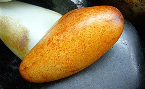 染色和田玉.jpg 染色和田玉.jpg