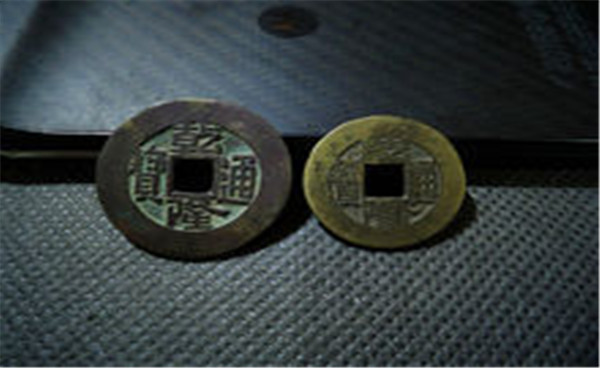 左面为样钱 右面为普通钱.jpg