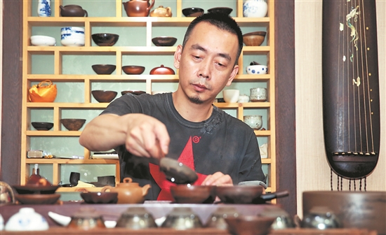 黄文冲平时养盏.jpg