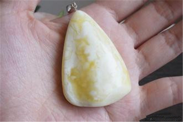 白蜜蜡.jpg 白蜜蜡.jpg