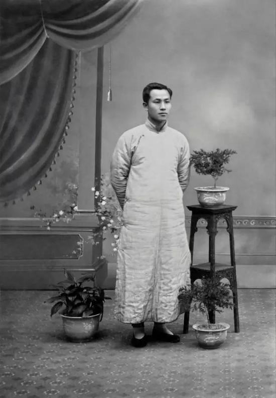 叶景吕62年自传式相片1.jpg