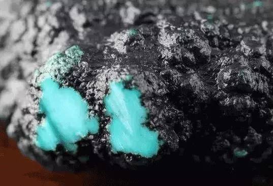 翡翠分山料和籽料.jpg