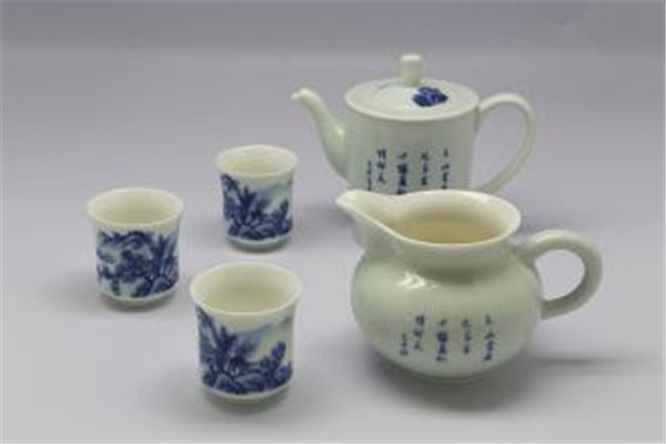 近现代茶具.jpg