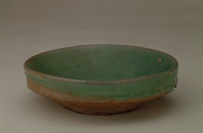 邛窑绿釉灯盏.jpg