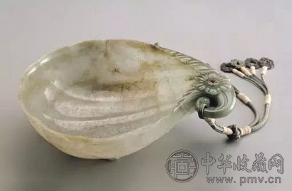 清 玉瓜瓣杯.png