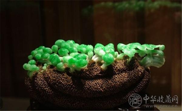 翡翠玉雕“日日茂盛”.jpg