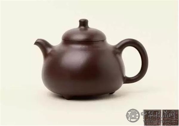 顾景舟 三足乳鼎壶.webp.jpg