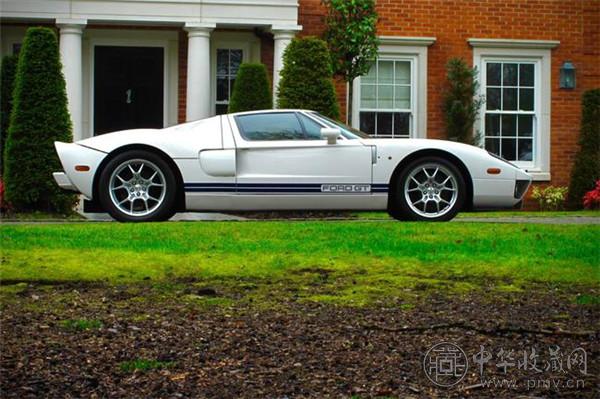 巴顿座驾2005款福特GT将拍卖 售价约合37万美元.jpg