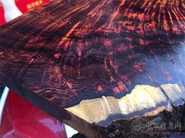 72万元堵黄花梨木 切开后竟成艺术品 (2).jpg