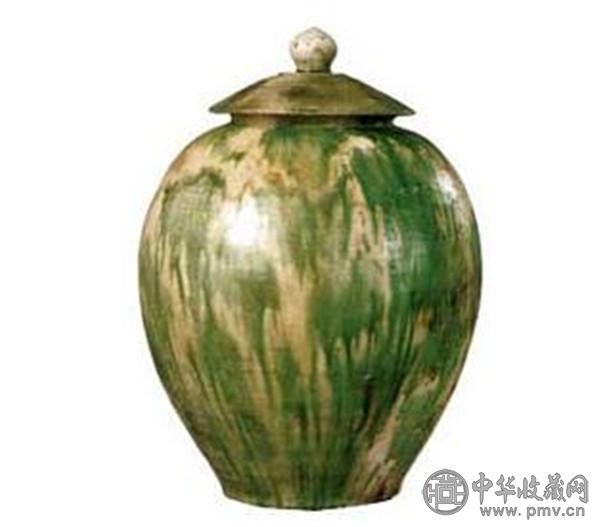 瓷器之美：吉州窑玳瑁釉盏与黑地白花莲纹瓶.jpg