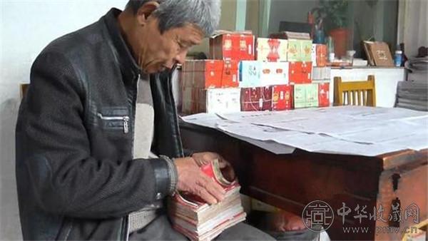 济南一老汉收藏烟盒50年 集齐2万多个 (2).jpg