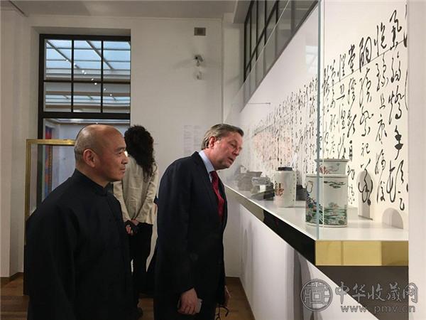海牙博物馆举行的“有文字的瓷器”展览 收藏资讯