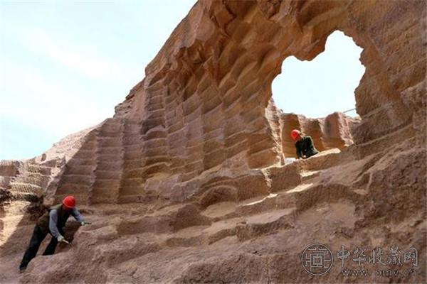 山东即墨现600年石磨坑 凿痕景象蔚为壮观 (4).jpg