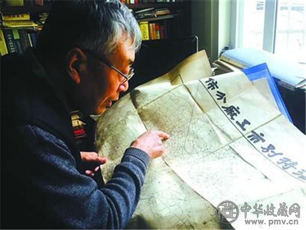 上海老人爱收藏地图 50年收藏700余份.jpg