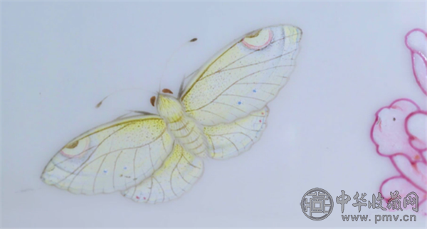 曾估价9千乾隆粉彩瓶最终在伦敦拍出约1.3亿元 (5).png