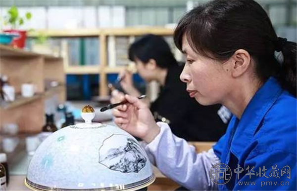 丝路国宴”餐瓷图案取材《富春山居图》.png 丝路国宴”餐瓷图案取材《富春山居图》.png