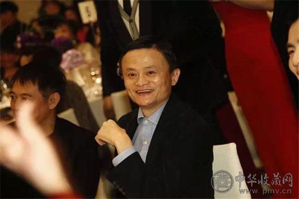 马云在李连杰旁.jpg