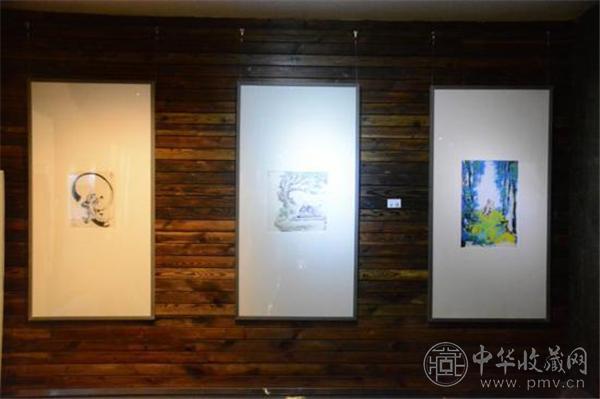 画展现场原作展示.jpg