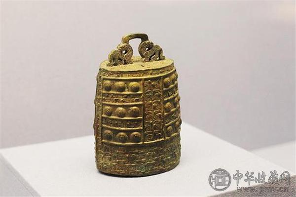 约公元前600—前400年的青铜镈.jpg