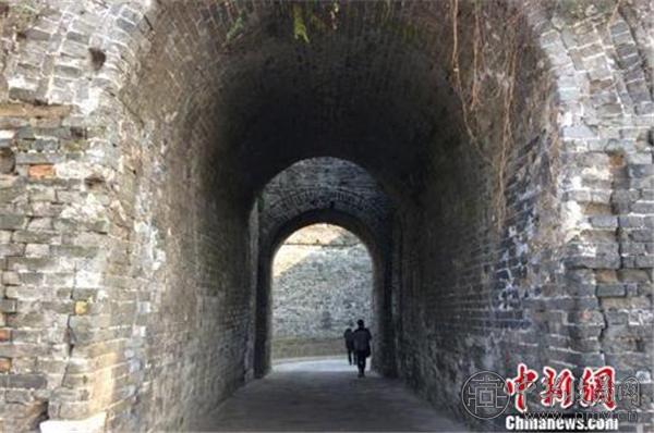 荆州古城墙.jpg