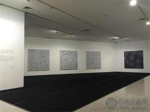 再十示：丁乙艺术展“展览现场.jpg