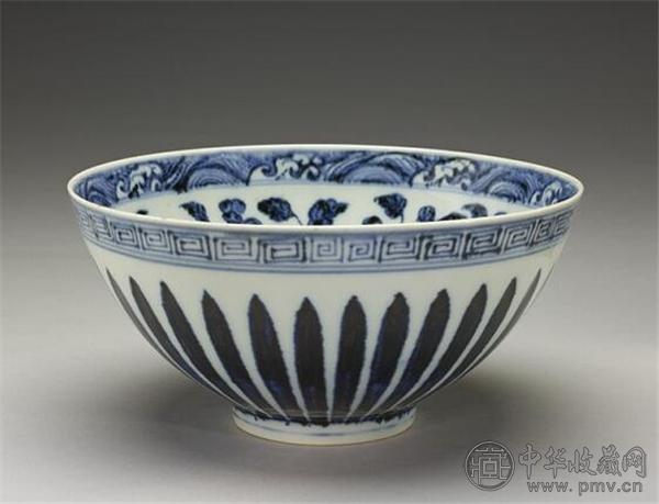 明永乐青花四季花卉纹莲子碗.jpg
