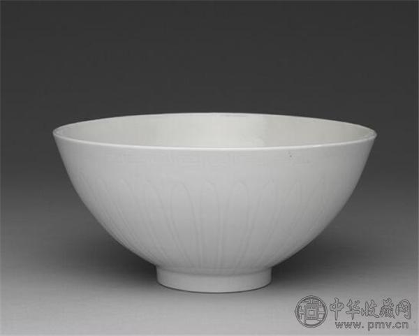 明永乐甜白四季花卉纹莲子碗.jpg
