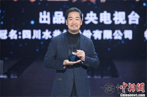 张国立担任《国家宝藏》节目的“001号讲解员”.jpg 张国立担任《国家宝藏》节目的“001号讲解员”.jpg