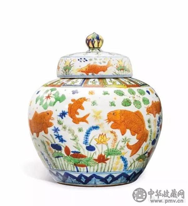 “明嘉靖五彩鱼藻纹盖罐”拍出2.14亿港元.jpg