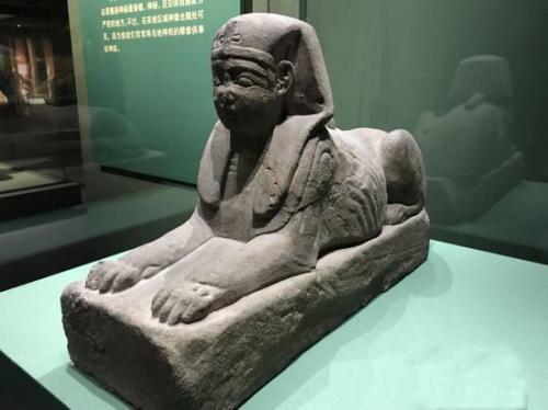 来自都灵埃及博物馆的《狮身人面像》