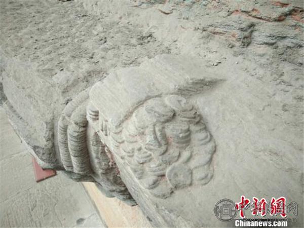 大足石刻首次发现宋代纸币“交子”造像.jpg