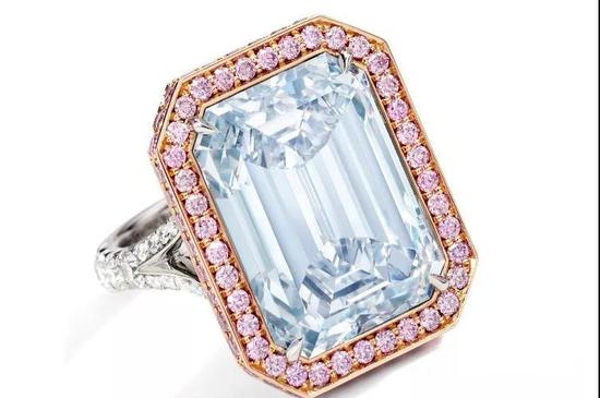 蓝色钻石、粉色钻石及钻石戒指