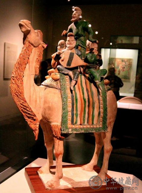 中国国家博物馆唐 三彩釉陶骆驼载乐俑.png