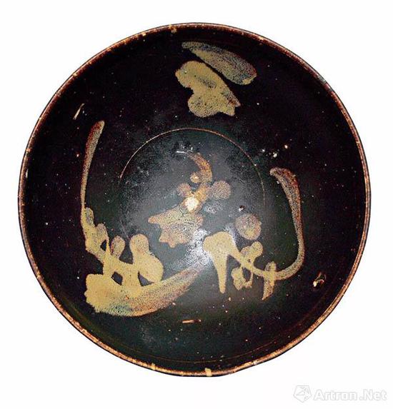 南宋吉州窑黑釉彩绘月影梅纹碗