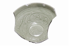 图 龙泉窑珠光青瓷，标志性“米”字形荷花纹_b