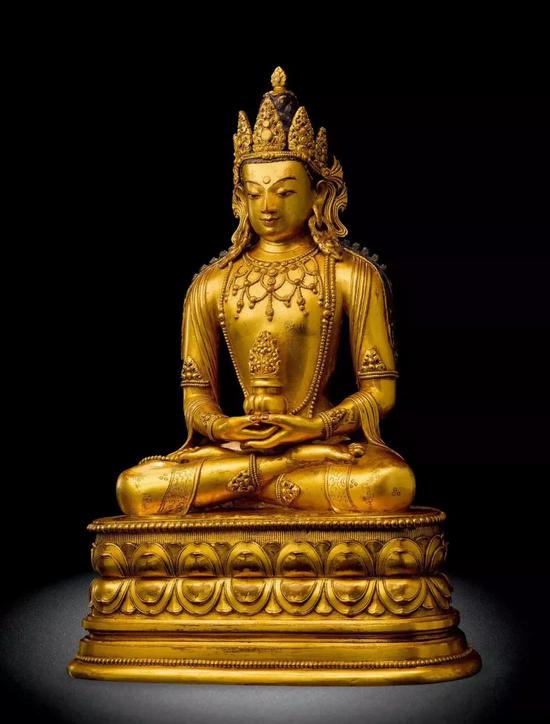 蒙古17-18世纪 　铜鎏金无量寿佛 　H：35.3 cm 　成交价：RMB 8，280，000