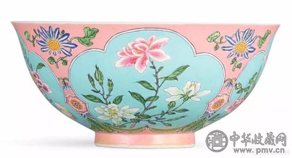 清康熙 御制粉红地珐琅彩开光花卉碗 直径14.7cm.jpg