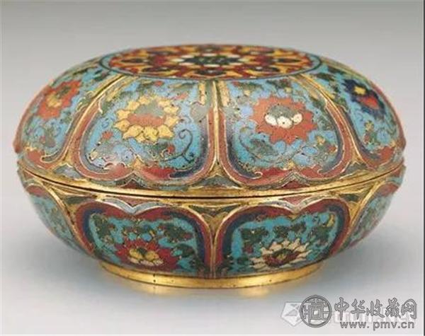 明景泰（款）掐丝珐琅番莲纹盒.jpg
