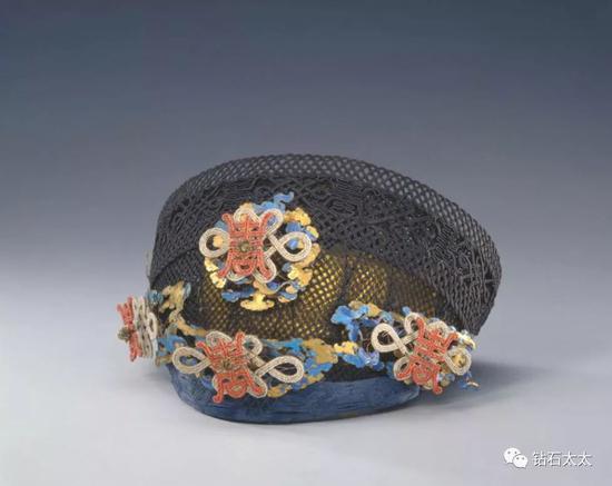 嵌米珠珊瑚素钿子 清，故宫博物院藏品