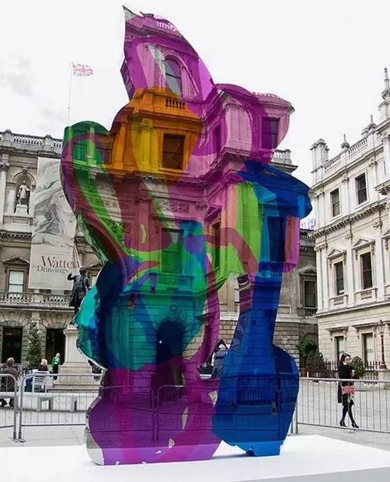 Jeff Koons的作品《Coloring Book》在伦敦
