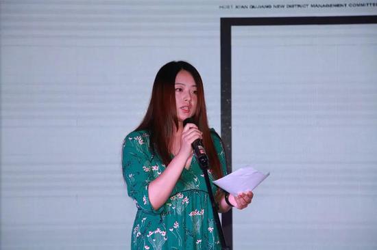青年艺术家代表于小鱼发言
