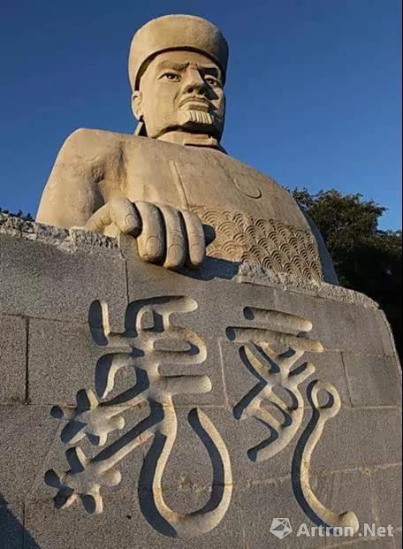 吉林防川公路边的吴大澂雕像，纪念其当年与沙俄勘界会谈的功劳
