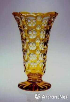 比利时套黄色车刻瓶（20世纪初）