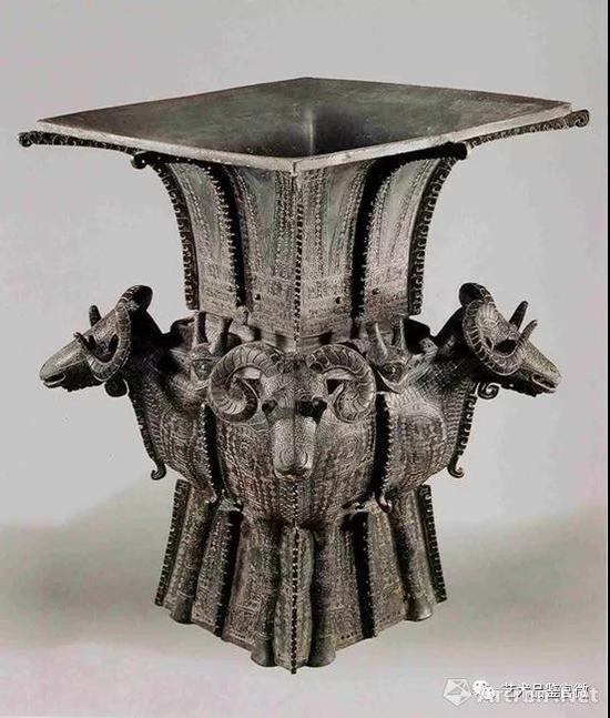 商晚期 青铜祭祀礼器 四羊方尊  高58.3cm  重34.5公斤 现藏中国国家博物馆