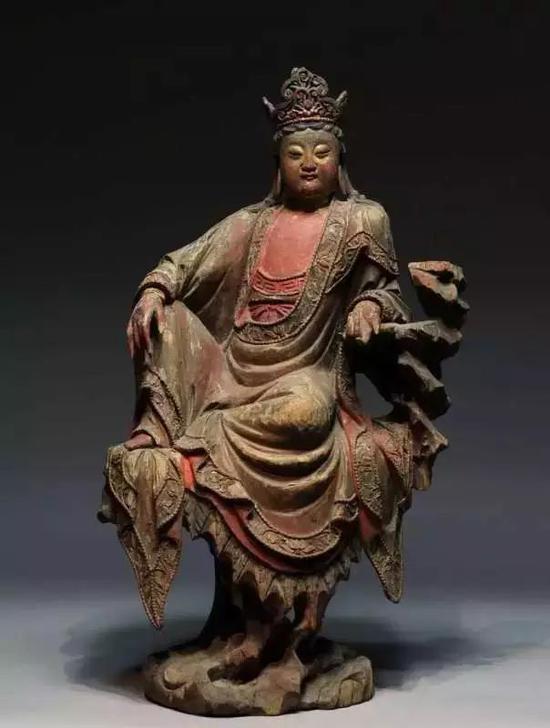 明 木胎髹漆水月观音