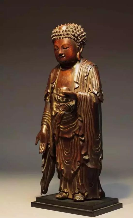 清初 檀香木胎髹漆接引佛