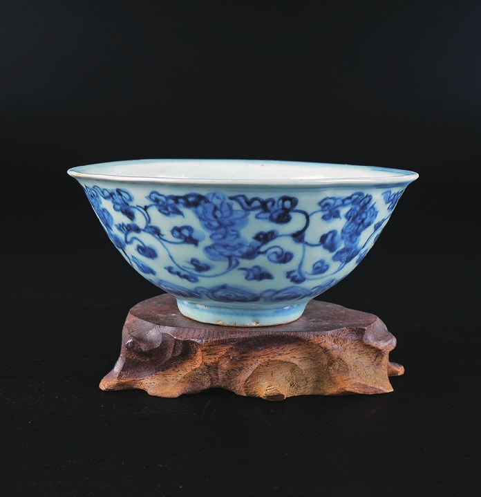 清代青花花卉小碗一件