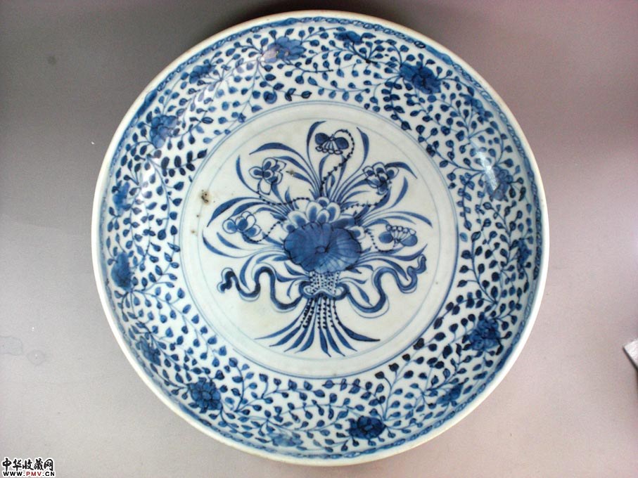 雍正青花一束莲大盘 雍正青花一束莲大盘
