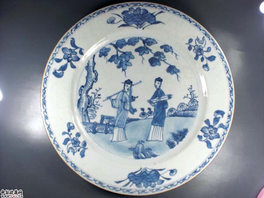 乾隆人物青花大盘