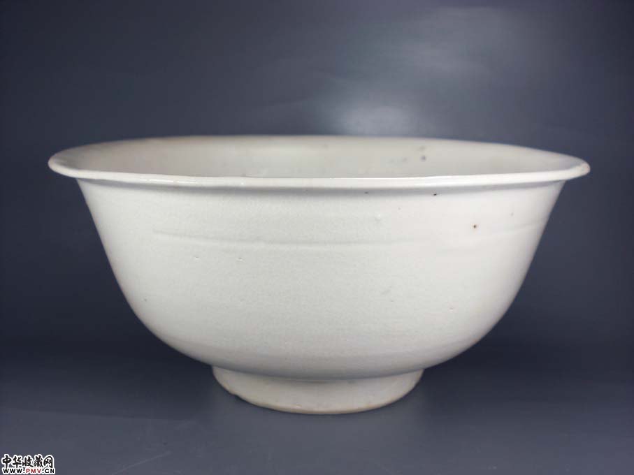 明弘治甜白釉敦式碗